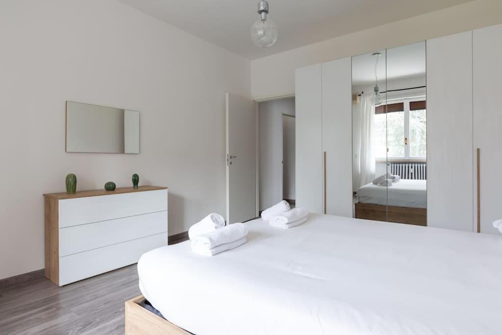 Large Apartment Close To Metro 밀라노 외부 사진